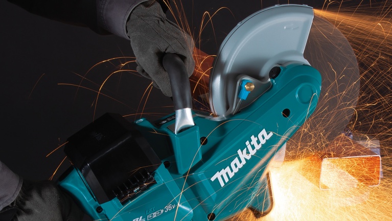 The Makita DCE090 Cordless Disc Cutter