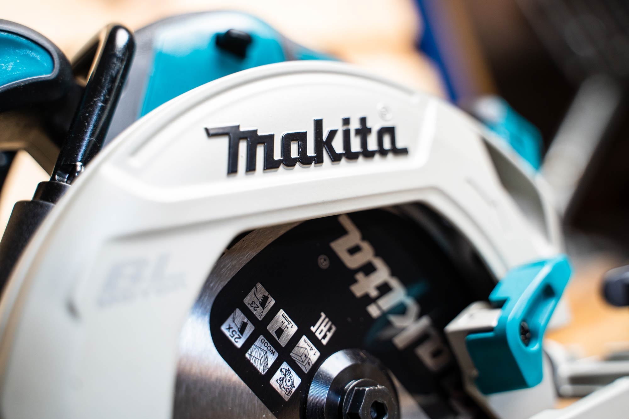 MAKITA DHS680Z 18v Brushless 165mm Circular Saw BODY ONLY ToolStore UK