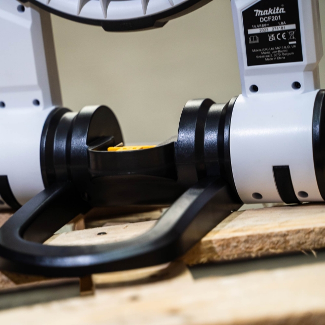 MAKITA MAKITA DCF201ZW 14v/18v/240v 250mm Portable Fan White