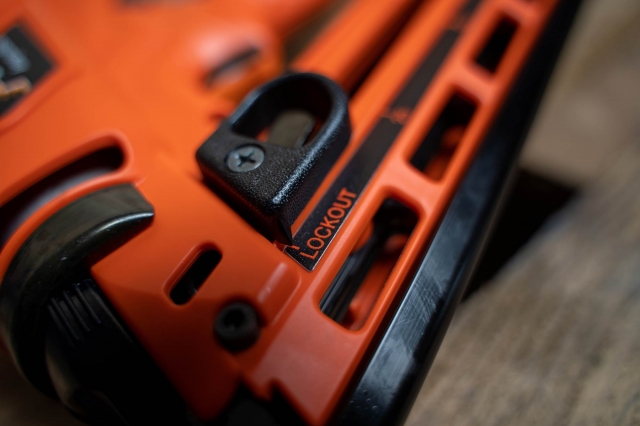 PASLODE PASLODE IM65A/F16 Li-Ion Impulse Angled Nailer