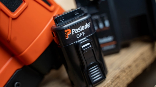 PASLODE PASLODE IM65A/F16 Li-Ion Impulse Angled Nailer
