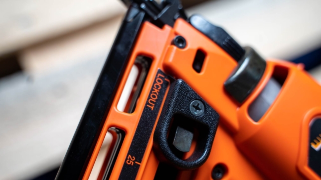 PASLODE PASLODE IM65A/F16 Li-Ion Impulse Angled Nailer