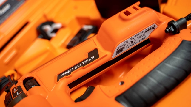 PASLODE PASLODE IM65A/F16 Li-Ion Impulse Angled Nailer