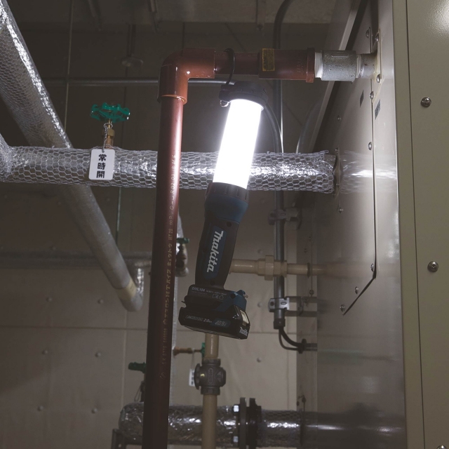 MAKITA MAKITA ML104 12v CXT LED Florescent Torch BODY ONLY