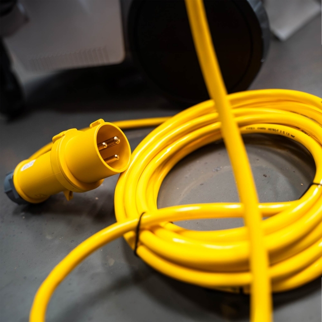 MAKITA MAKITA VC4210MX1/1 110v 16A M-Class Dust Extractor