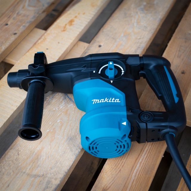 MAKITA MAKITA HR3001CJ 110v SDS Plus 1050w Rotary Hammer