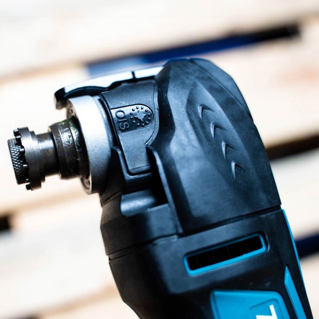 Makita DTM51Z Cordless Multi-tool