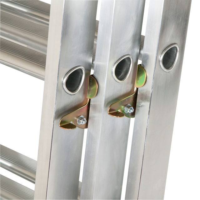 LYTE LYTE NELT330 Professional 3 Section Extension Ladder 3x10 Rung