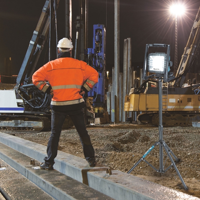 MAKITA MAKITA DML805 LED Worklight Li-Ion 14.4/18v/110v