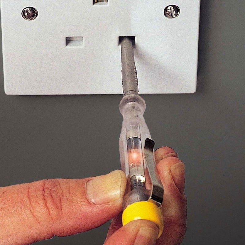 STANLEY STANLEY STHT0-66121 220-250V Circuit/Voltage Tester