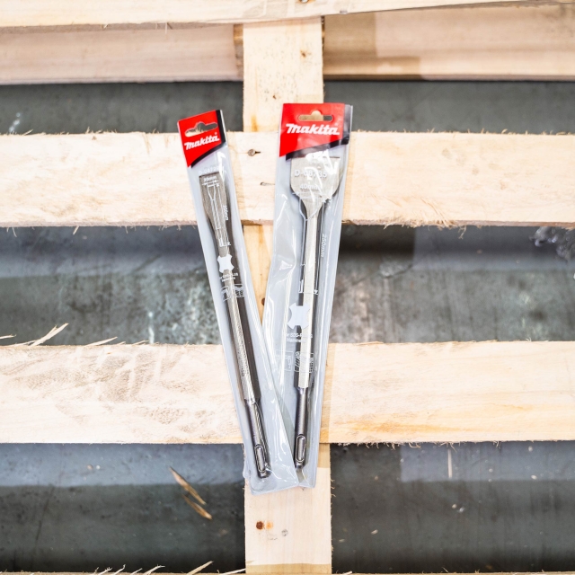 MAKITA MAKITA S-MAK32C 110v SDS Plus Rotary Hammer Drill complete with Accessories