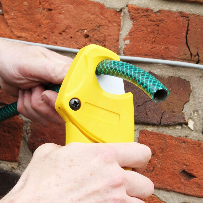 STANLEY STANLEY 0-70-450 28mm Plastic Pipe Cutter