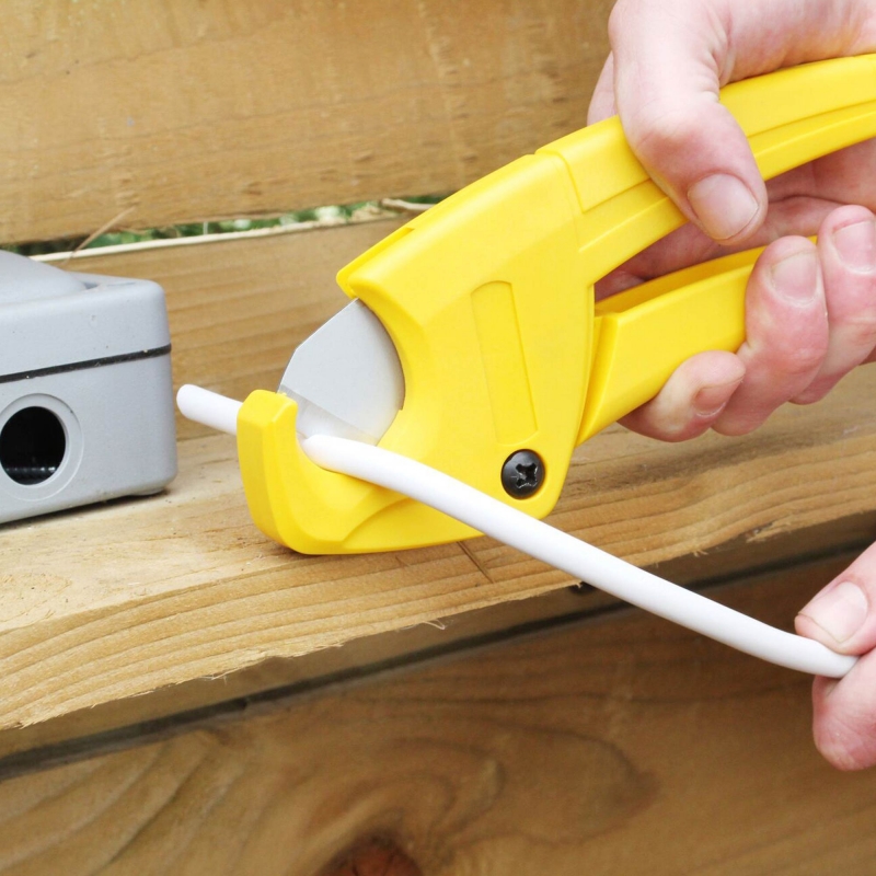 STANLEY STANLEY 0-70-450 28mm Plastic Pipe Cutter