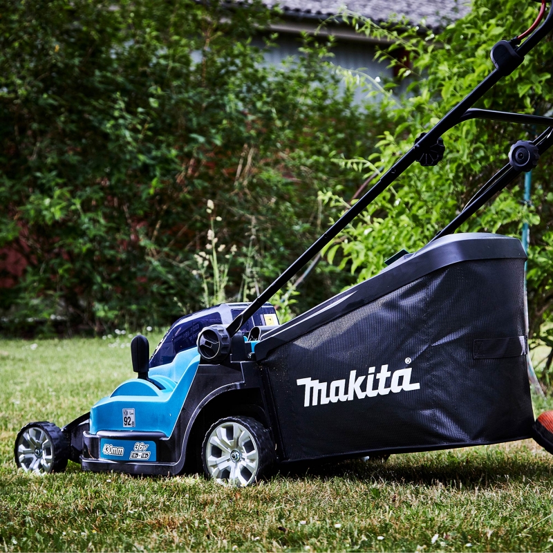 MAKITA MAKITA DLM432PT2 Twin 18v Lawn Mower with 2x5ah Batteries