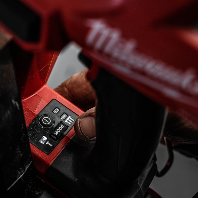 MILWAUKEE MILWAUKEE M18FN16GA-0 18v 16G Finish Nailer BODY ONLY