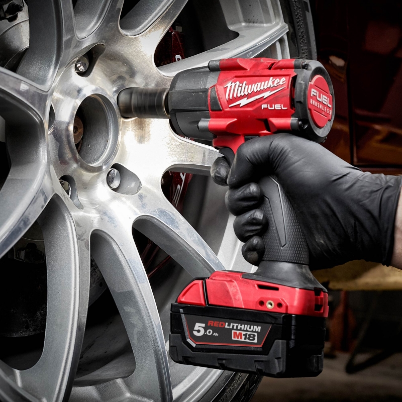 MILWAUKEE MILWAUKEE M18FMTIW2F12-502X 18v FUEL G2 Impact Wrench with 2x5ah Batteries