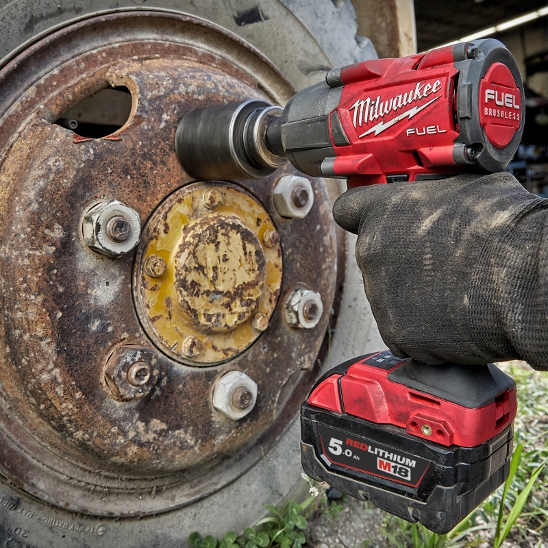 MILWAUKEE MILWAUKEE M18FMTIW2F12-502X 18v FUEL G2 Impact Wrench with 2x5ah Batteries