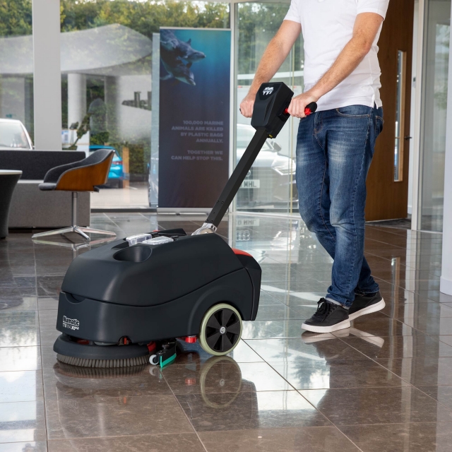 NUMATIC NUMATIC 920086 TTB1840NXRHM 36v Scrub Dryer with 2x Batteries