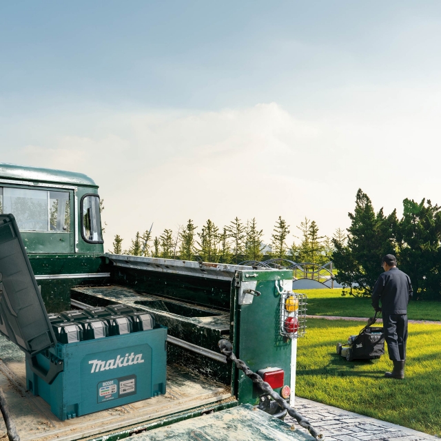 MAKITA MAKITA BCC01 Battery Charging Case