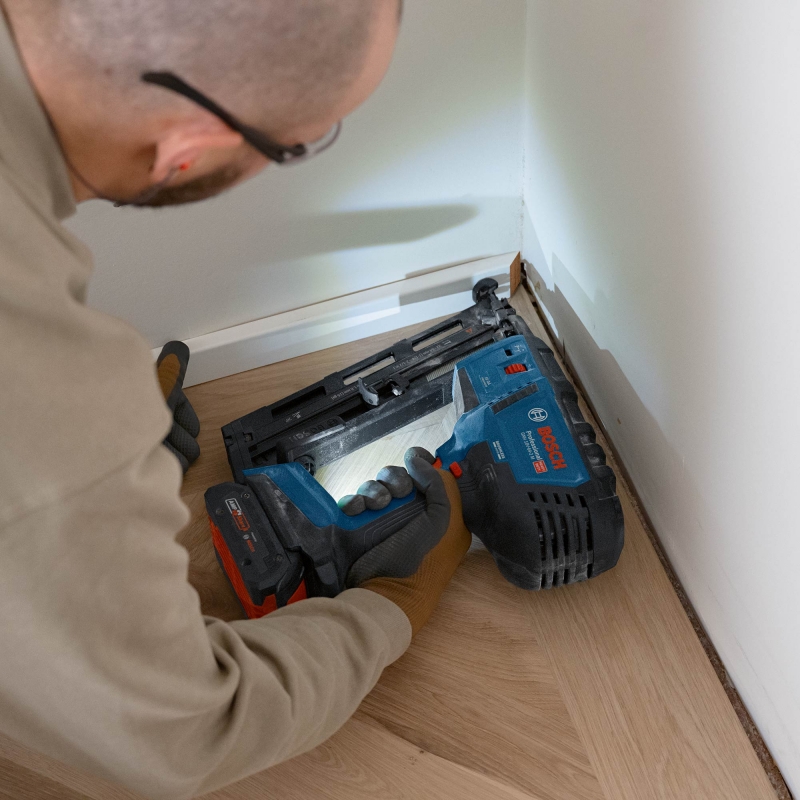 BOSCH BOSCH GNH18V-64-2M 18v Brushless 16G Nailer BODY ONLY with LBoxx Carry Case