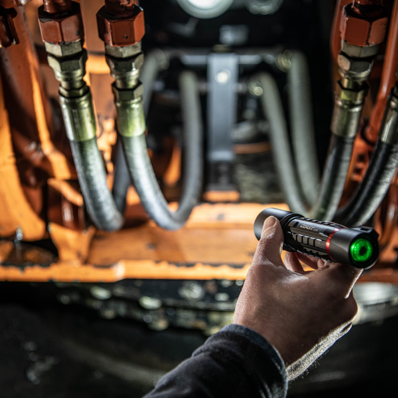 COAST COAST XP11R Rechargeable Torch - 2000 Lumens