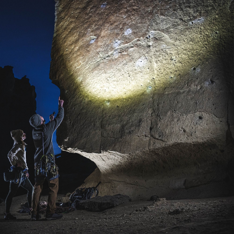 COAST COAST XP11R Rechargeable Torch - 2000 Lumens