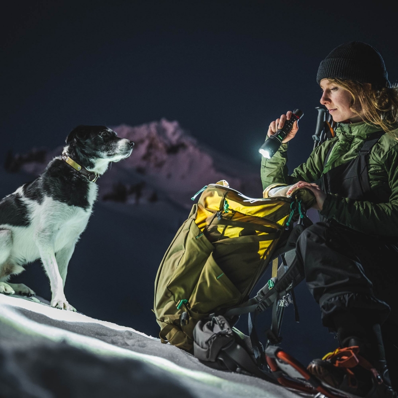 COAST COAST XP20R Rechargeable Torch 4000 Lumens