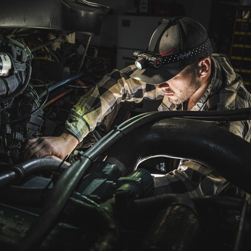 COAST COAST XPH34R Rechargeable Head-Torch 2400 Lumens