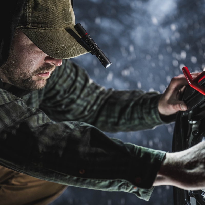 COAST COAST XT10R Rechargeable Torch 280 Lumens