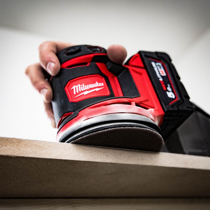 MILWAUKEE MILWAUKEE M18BOS125-0 18v Random Orbital Sander BODY ONLY