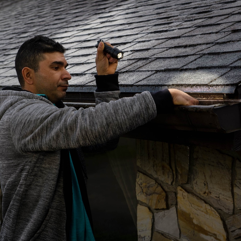 COAST COAST POLYSTEEL 400R Twist Focus LED Torch 400 Lumens