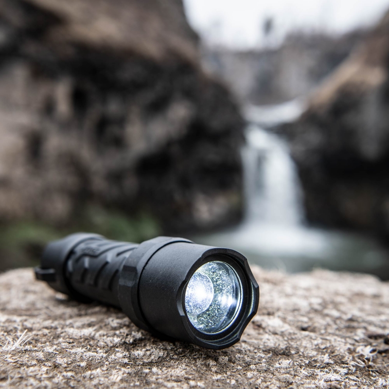 COAST COAST POLYSTEEL 400R Twist Focus LED Torch 400 Lumens