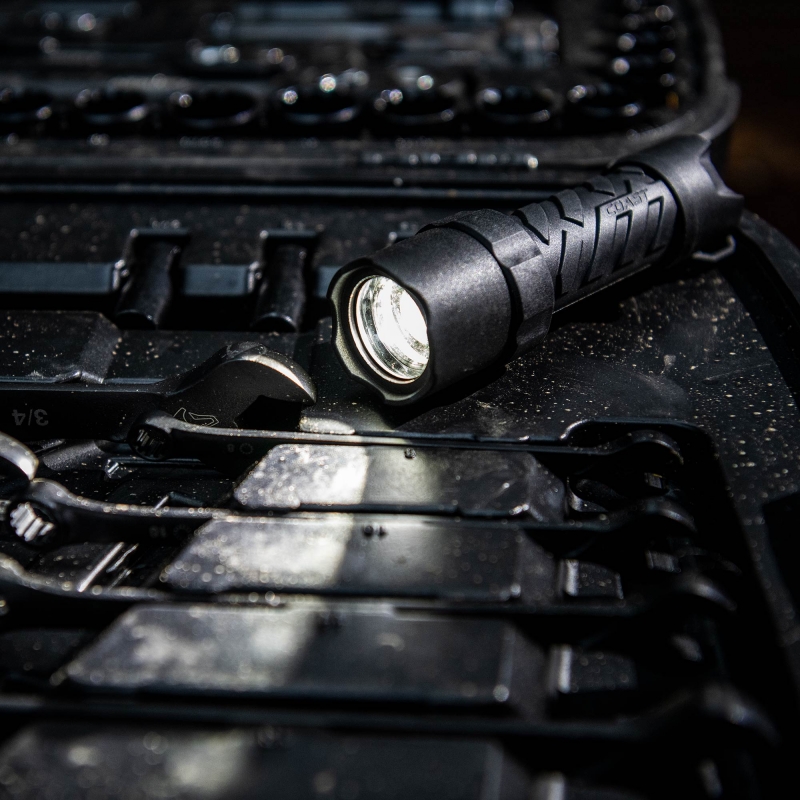 COAST COAST POLYSTEEL 400R Twist Focus LED Torch 400 Lumens