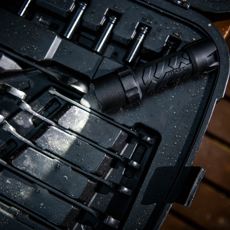 COAST COAST POLYSTEEL 400R Twist Focus LED Torch 400 Lumens