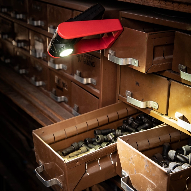 COAST COAST PM200-R Dual Power Rechargeable Work Light