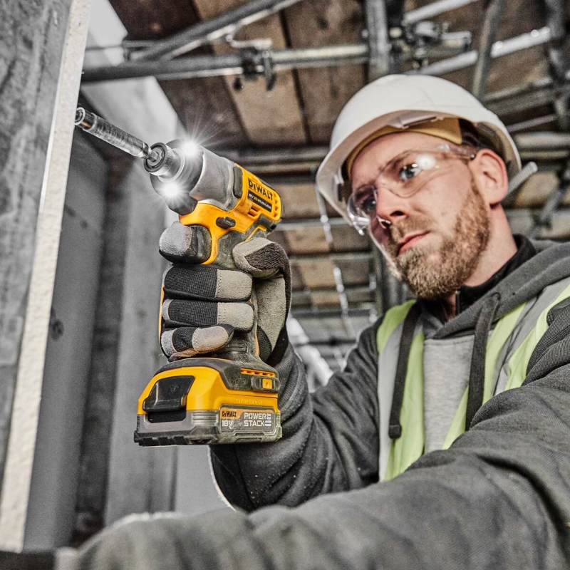 DEWALT DEWALT DCF840E1T 18v Compact Impact Driver with 1x1.7a Powerstack Battery