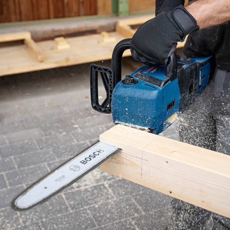 BOSCH BOSCH GKE18V-40 Cordless Chainsaw BODY ONLY