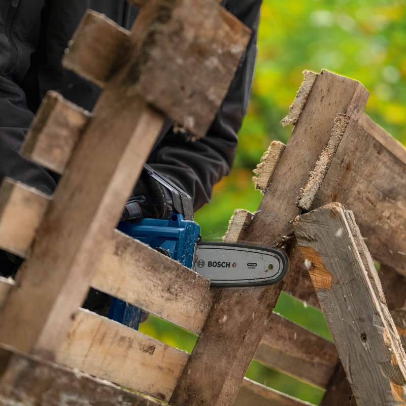 BOSCH BOSCH GKE18V-15 Pruning Chainsaw BODY ONLY