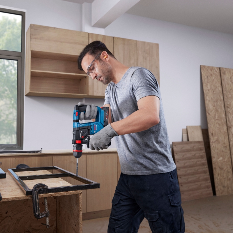 BOSCH BOSCH GBH18V-18X 18v SDS Plus Hammer Drill with 2x5ah Batteries