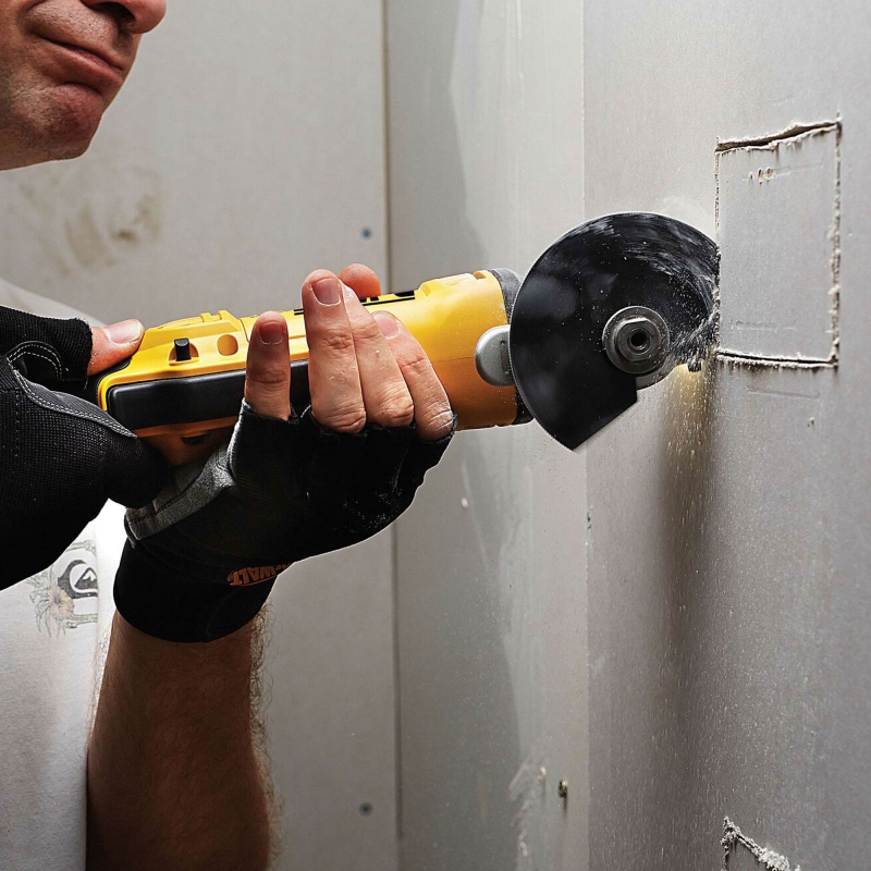 DEWALT DEWALT DCS355M2 18v Brushless 3-Speed Multi-Tool with 2x4ah Batteries