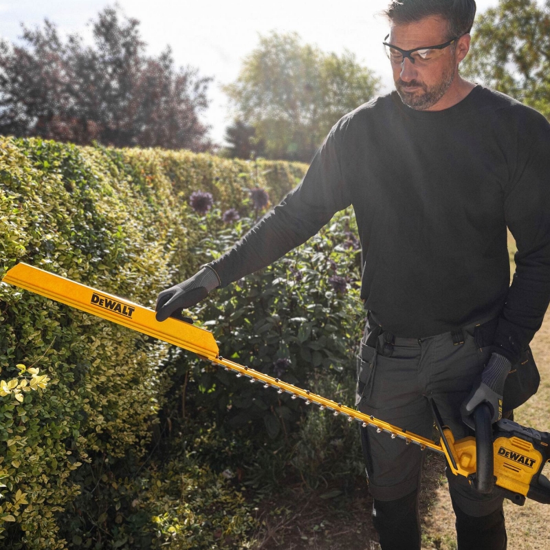 DEWALT DEWALT DCMHT567N 18v Brushless 60cm Hedge Trimmer BODY ONLY