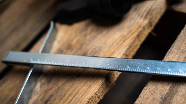 DEWALT DEWALT DCS570N 18v Brushless 184mm Circular Saw BODY ONLY