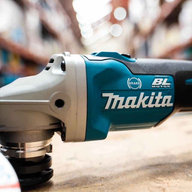 MAKITA MAKITA DGA463RTJ 18v Brushless 115mm Grinder with 2x5ah Batteries