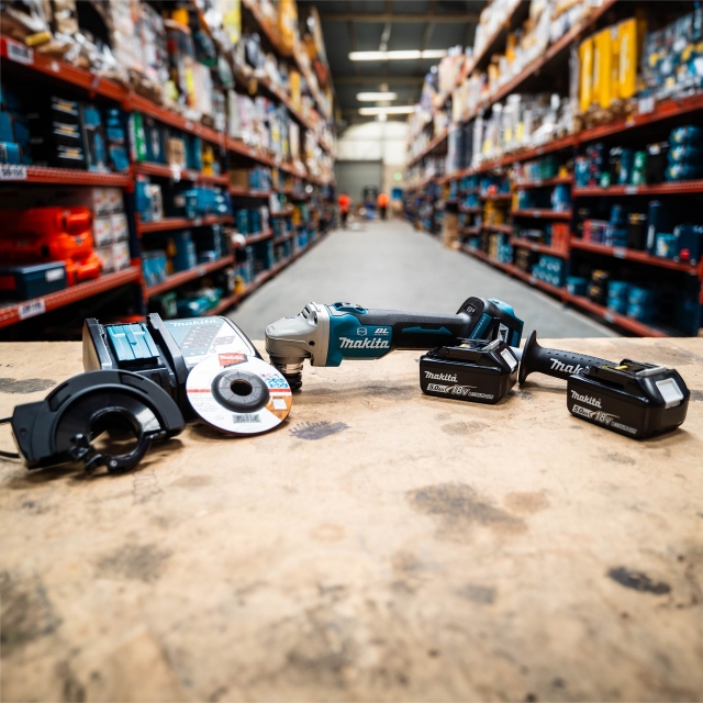 MAKITA MAKITA DGA463RTJ 18v Brushless 115mm Grinder with 2x5ah Batteries