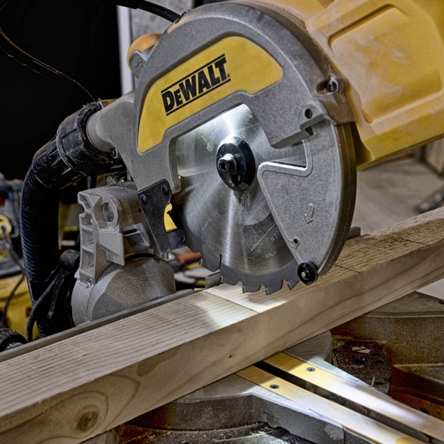 DEWALT DEWALT DWS777L 110v 216mm Slide Mitre with XPS