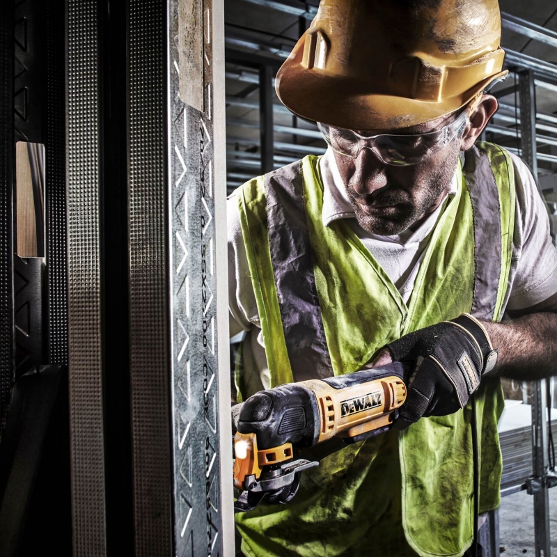 DEWALT DEWALT DWE315KT 240v Oscillating Tool 300w with 29 accessories