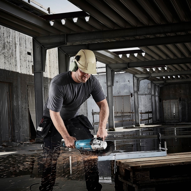 MAKITA MAKITA GA9020KD 240v 230mm 9