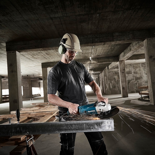 MAKITA MAKITA GA9020KD 240v 230mm 9