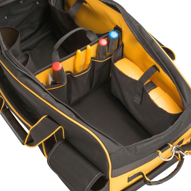 DEWALT DEWALT DWST1-79210 Large Duffle Bag with wheels