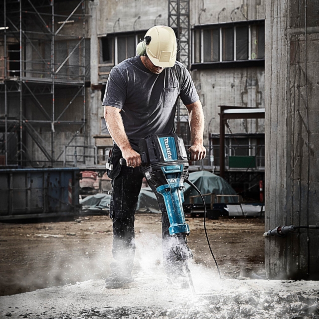 MAKITA MAKITA HM1812 110v AVT Electric Breaker